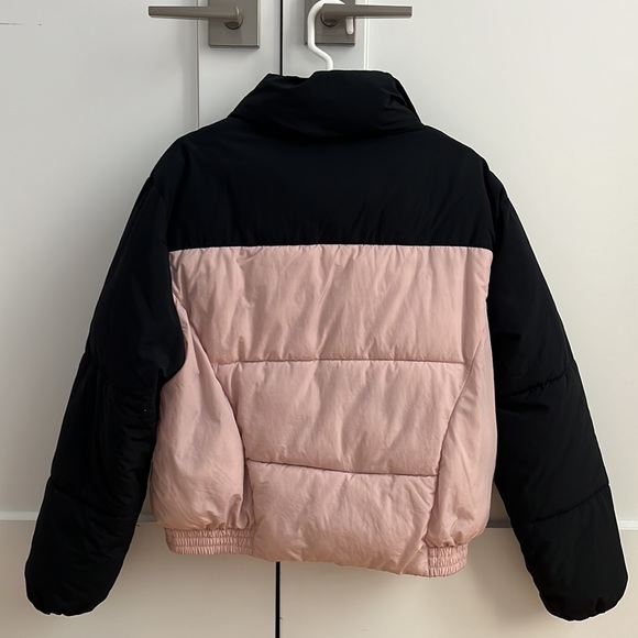 H&M cropped baby pink and navy blue puffer in good shape - Picture 2 of 4